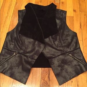 Vest with fur lining